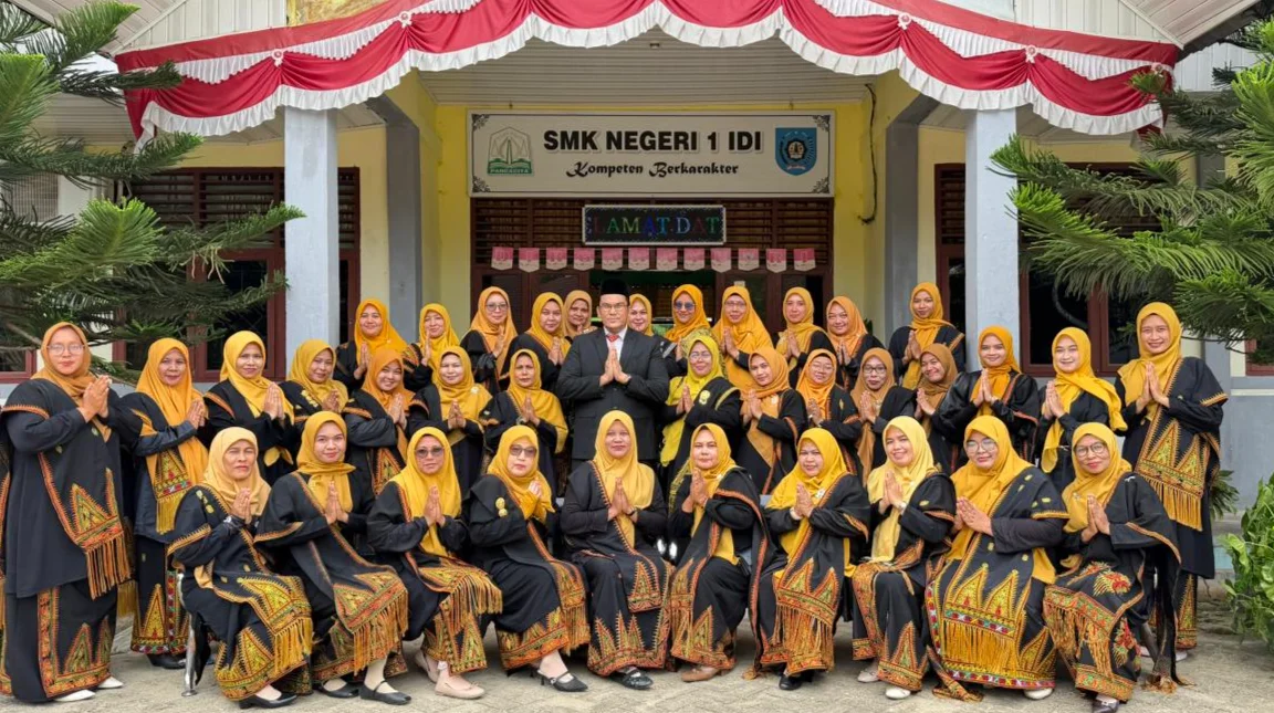 Semarak Hari Pendidikan Daerah Aceh ke-67, SMK Negeri 1 Idi Gelar Upacara Penuh Khidmat